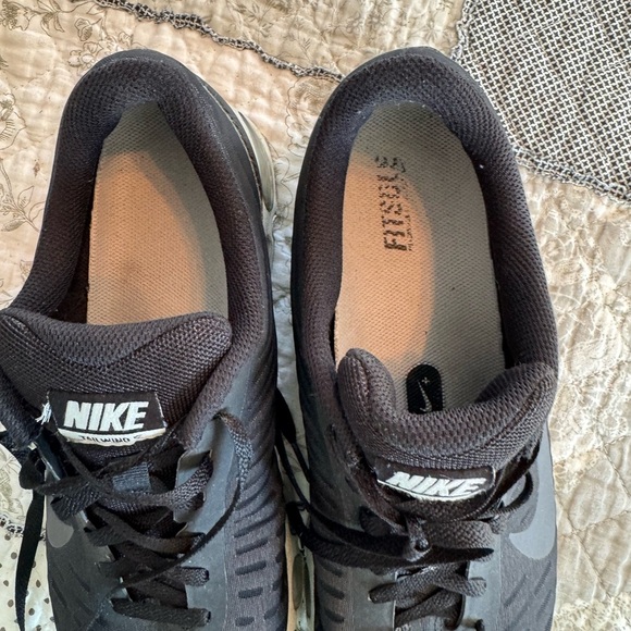 Nike Men's shoes - Picture 2 of 9